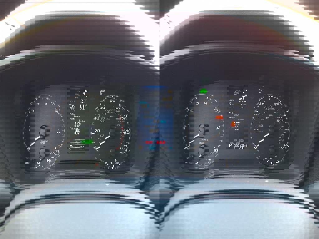 Used 2025 Toyota Corolla LE image 28