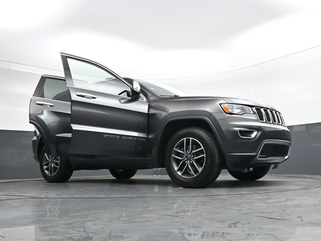 Used 2020 Jeep Grand Cherokee Limited w/ Luxury Group II image 39