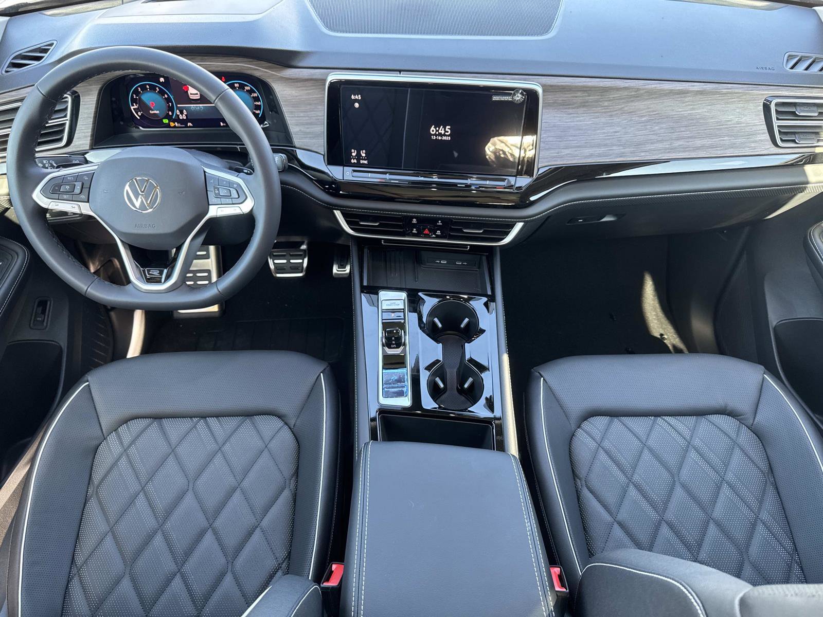 New 2026 Volkswagen Atlas SEL Premium R-Line image 9