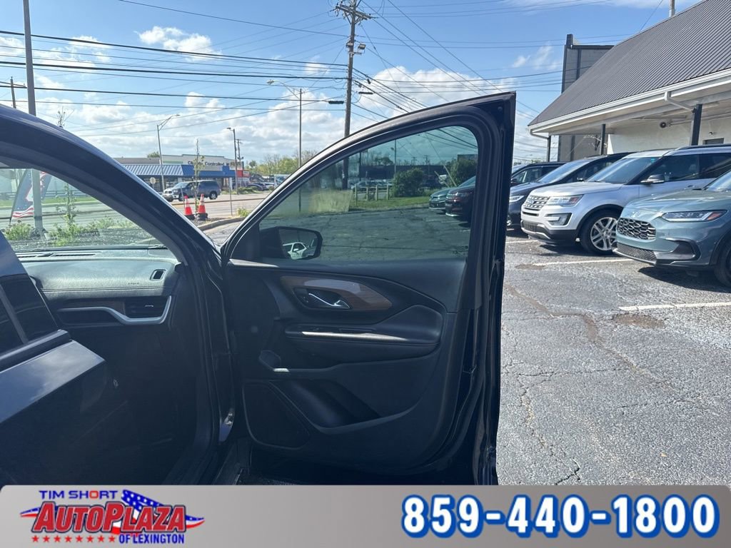 Used 2021 GMC Terrain SLE w/ Elevation Edition image 29