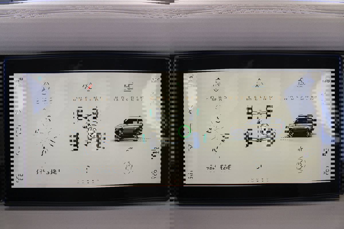 Used 2021 Land Rover Defender 110 SE image 37