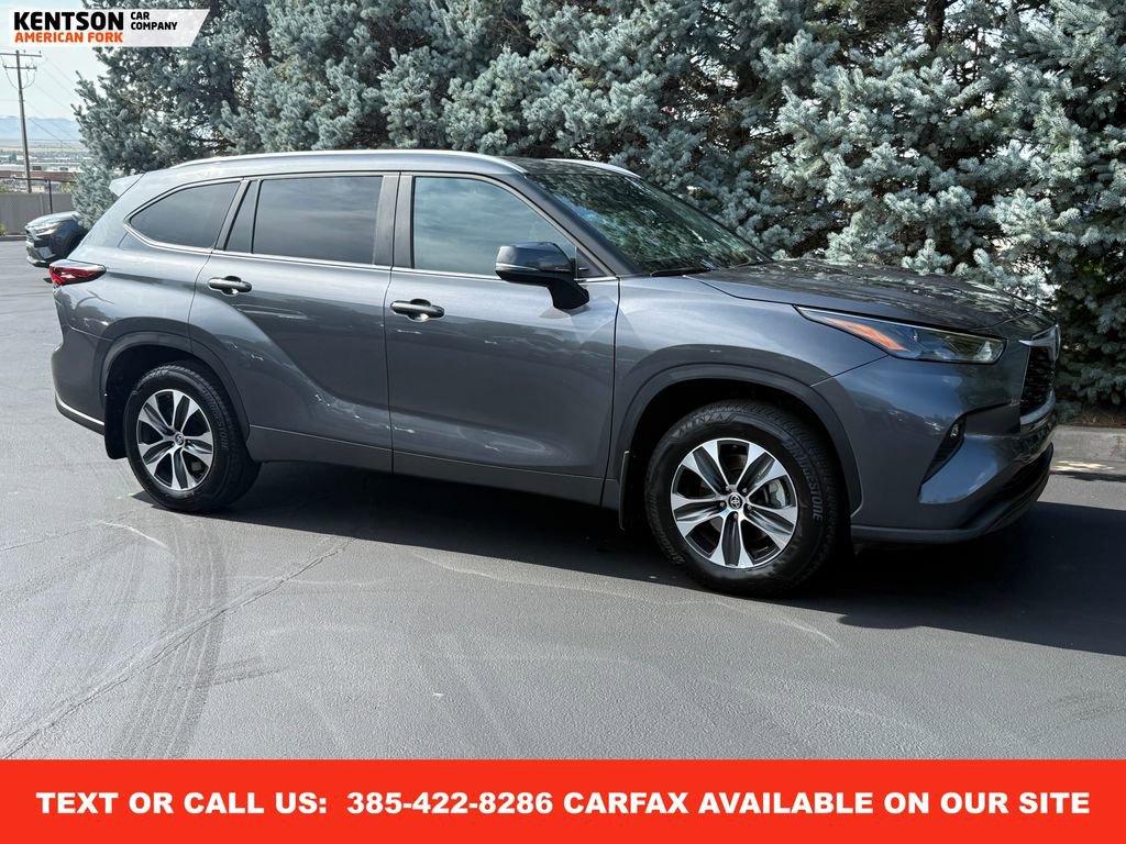 Used 2025 Toyota Highlander XLE image 12