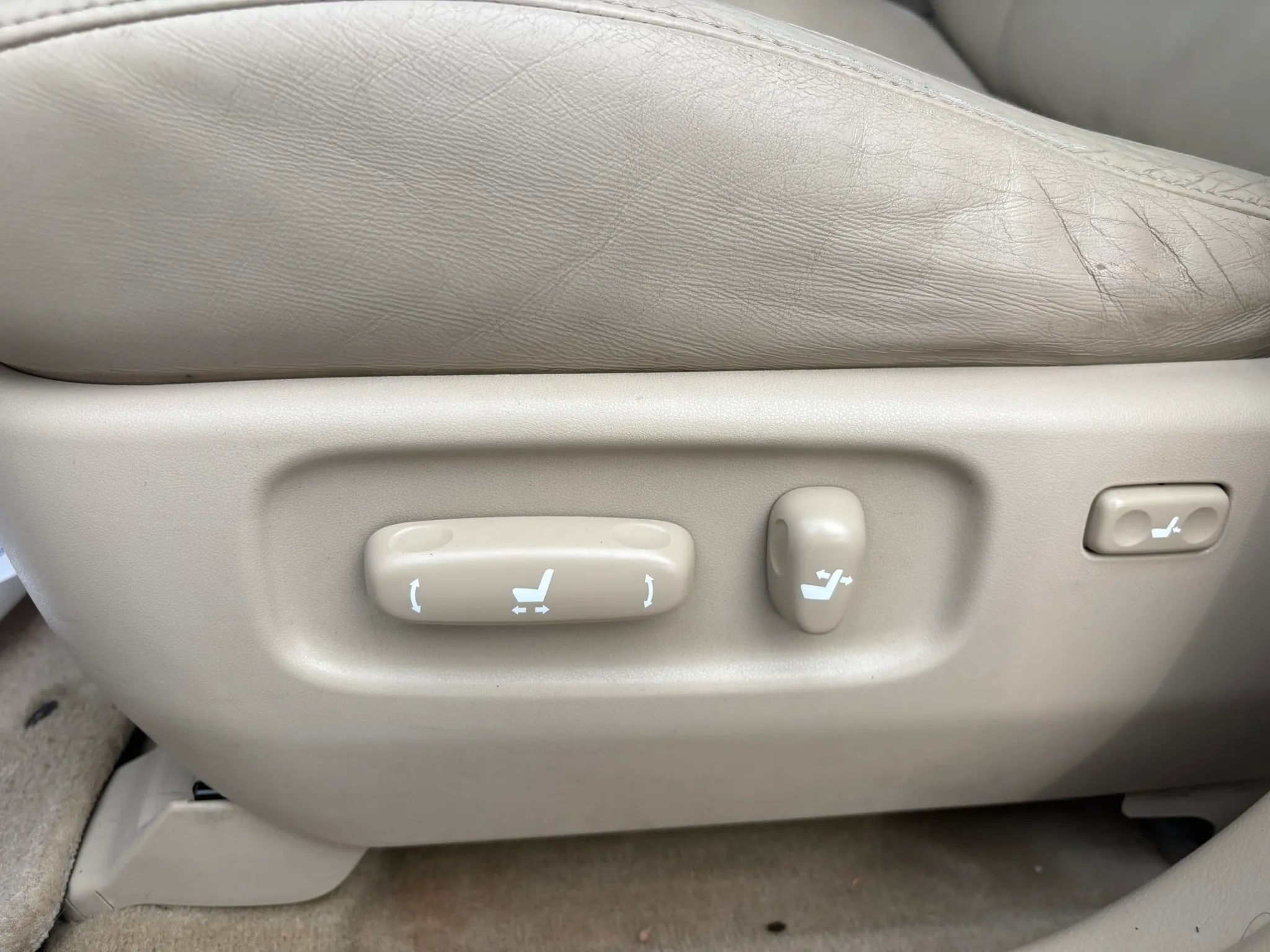 Used 2004 Lexus RX 330 AWD image 26