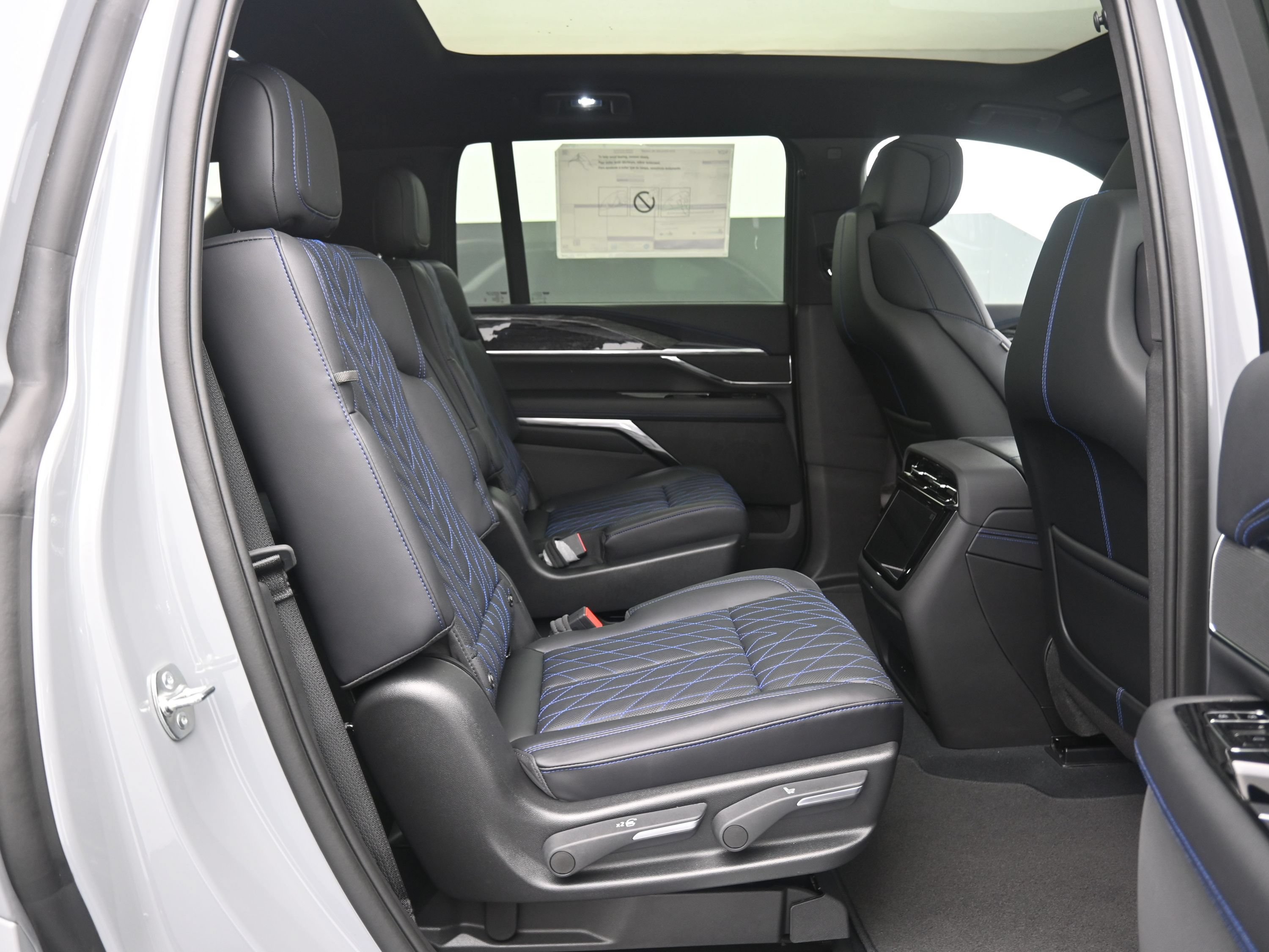 New 2026 Cadillac Escalade IQL Luxury AWD/4WD image 12