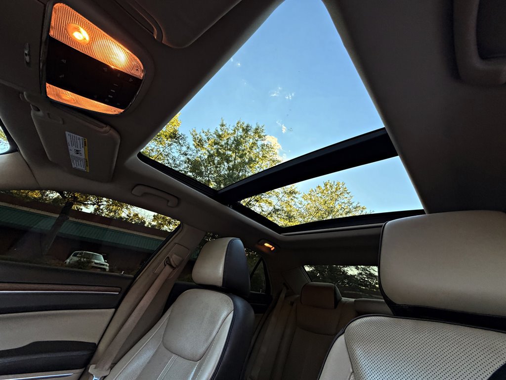 Used 2013 Chrysler 300 C Luxury Series RWD image 13