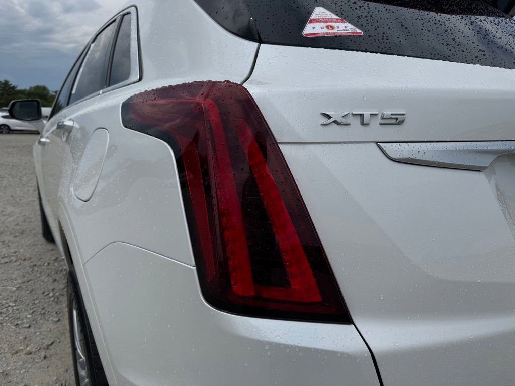 Certified 2023 Cadillac XT5 Premium Luxury FWD image 12