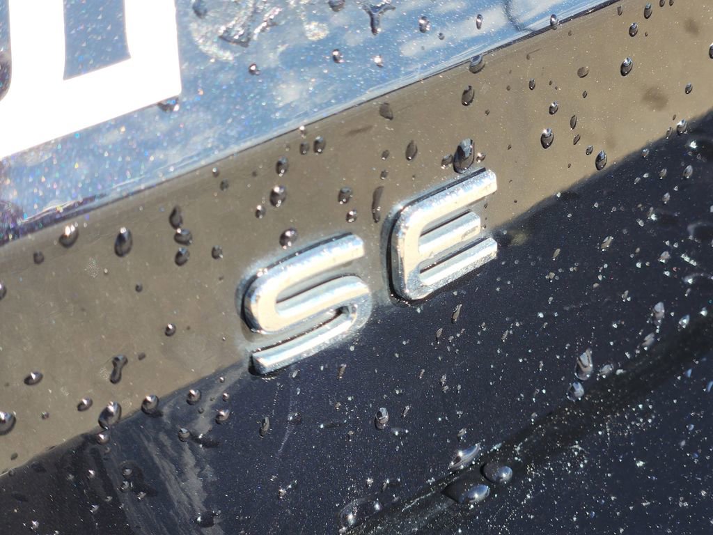 Used 2024 Volkswagen Taos SE image 11