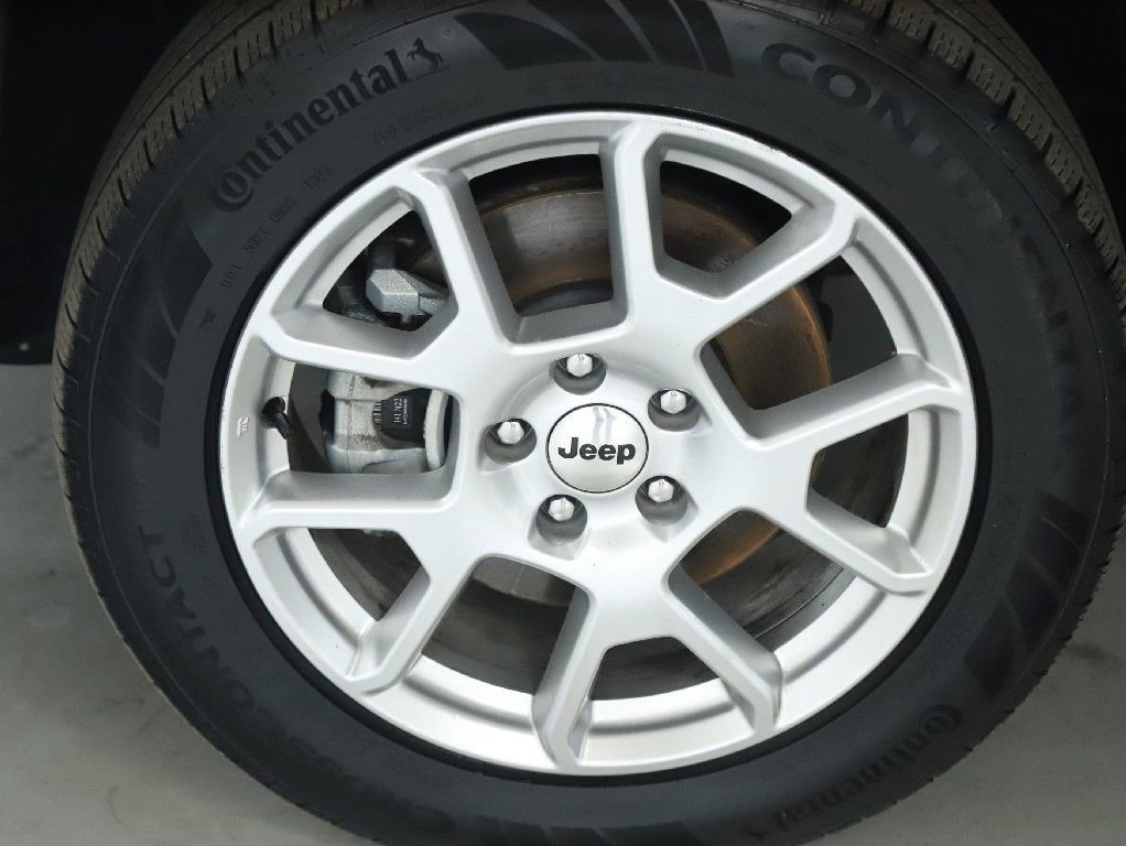 Used 2023 Jeep Renegade Latitude w/ Premium Group image 36