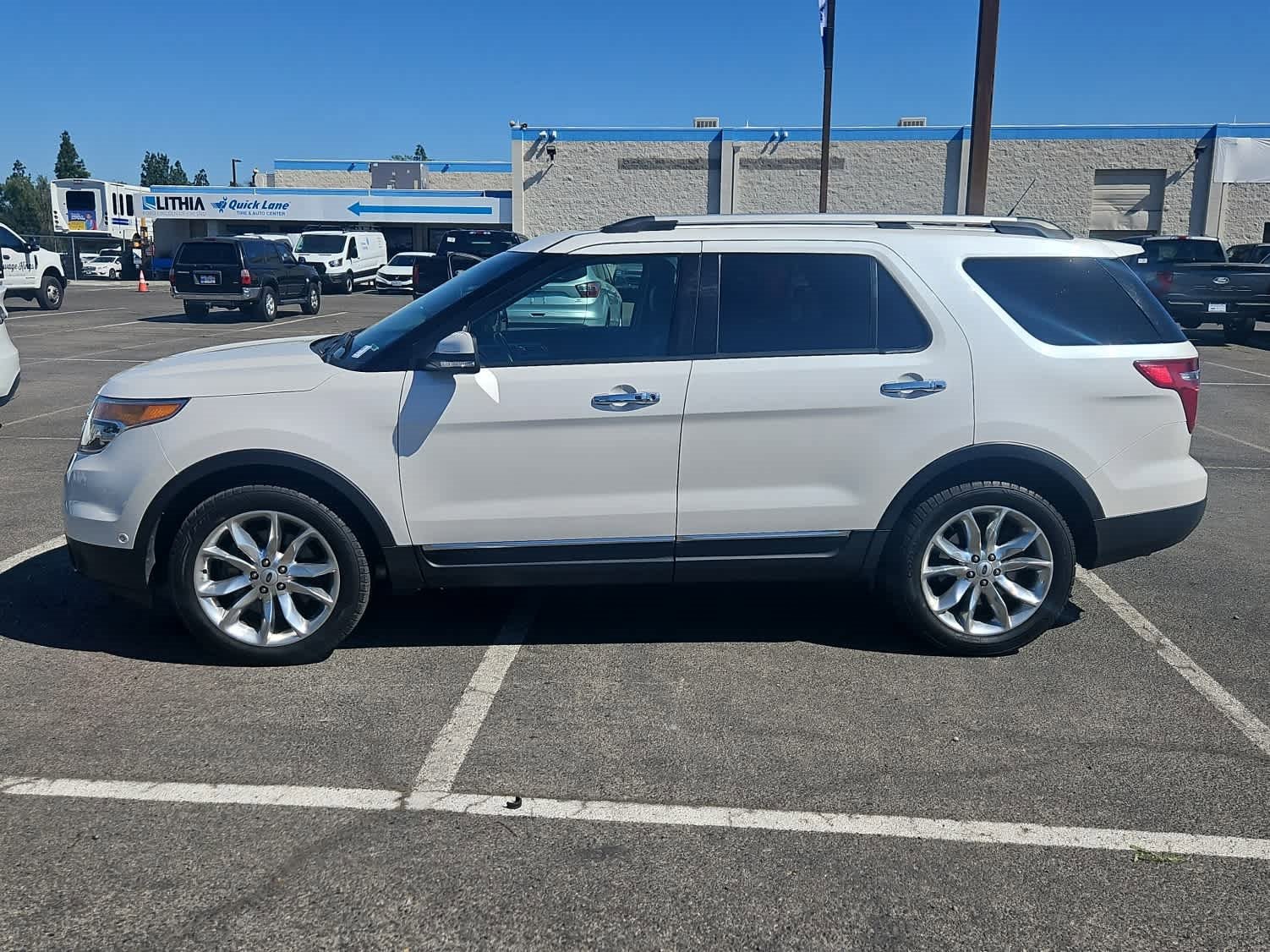 Used 2014 Ford Explorer Limited w/ Equipment Group 302A image 5