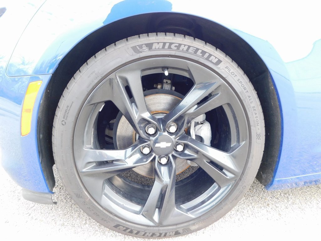 Used 2019 Chevrolet Camaro LT w/ Technology Package image 10
