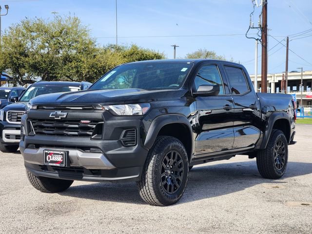 Used 2024 Chevrolet Colorado Trail Boss w/ Advanced Trailering Package AWD/4WD image 3