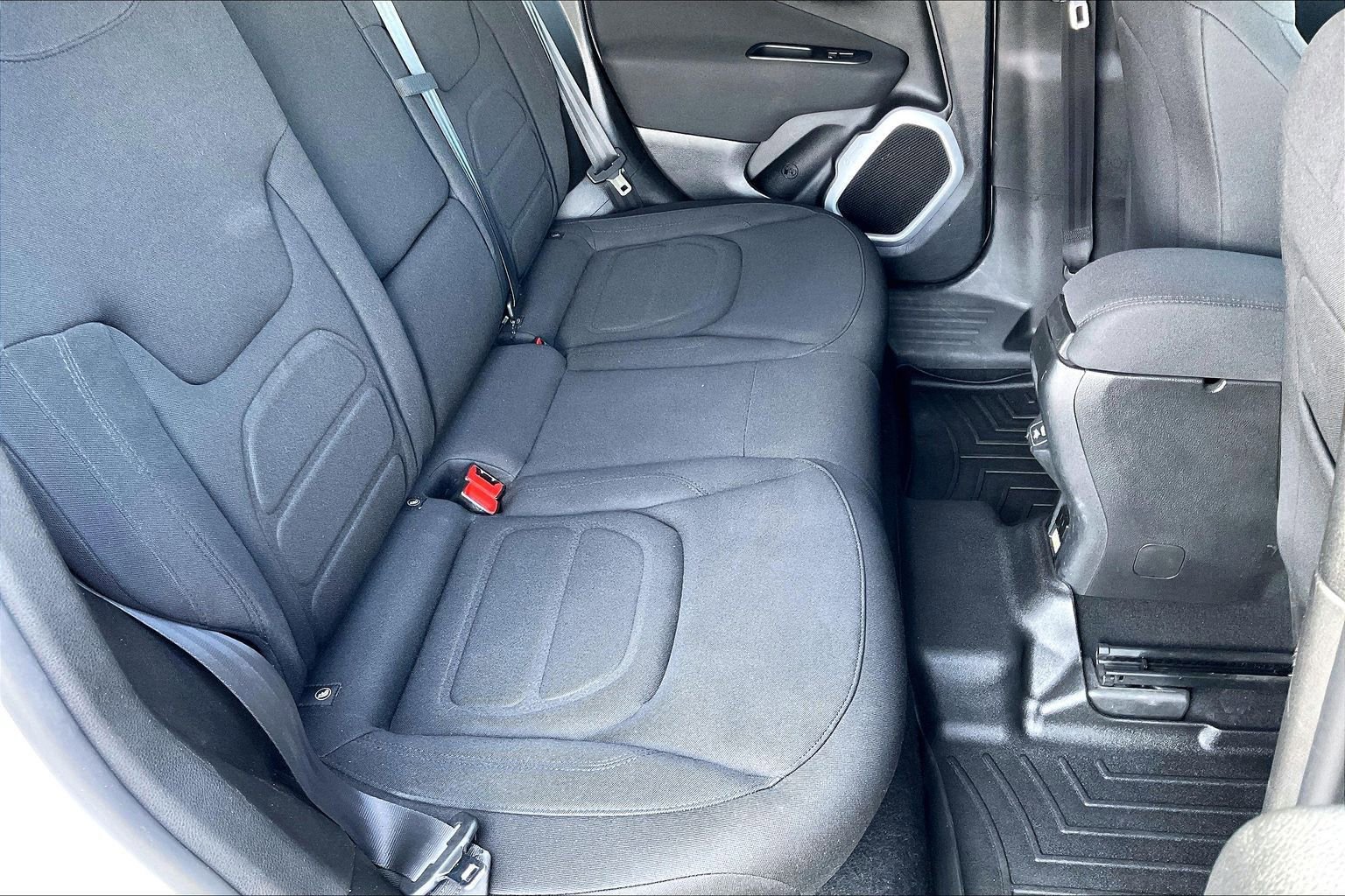 Used 2018 Jeep Renegade Latitude w/ UConnect 8.4 Nav Group image 18