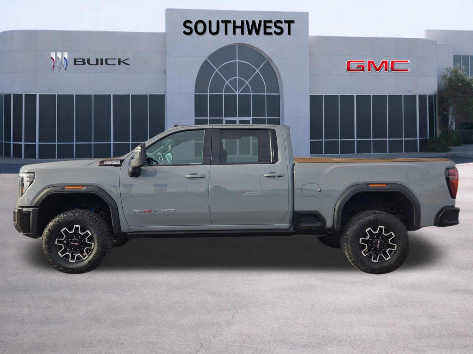Certified 2024 GMC Sierra 2500 AT4X image 3