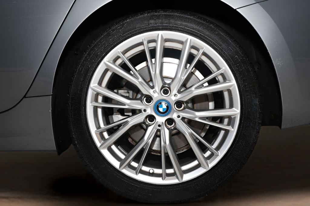 Used 2023 BMW 330e xDrive w/ Premium Package image 25