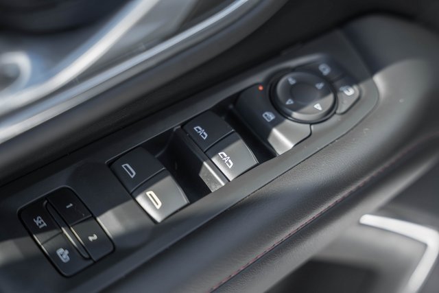 Used 2023 Chevrolet Suburban RST image 40