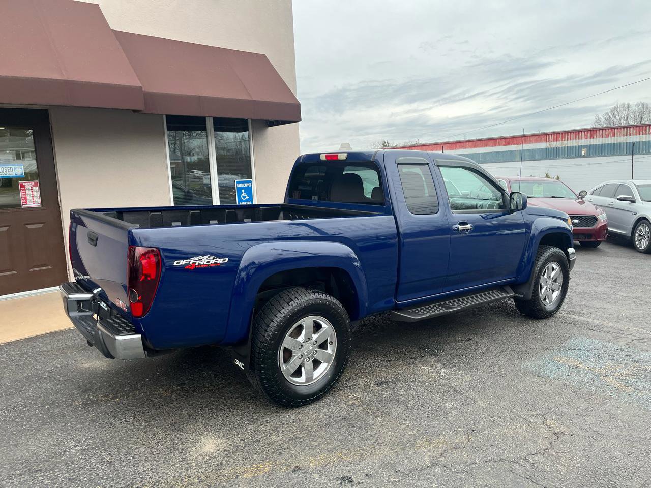 Used 2010 GMC Canyon SLE image 5