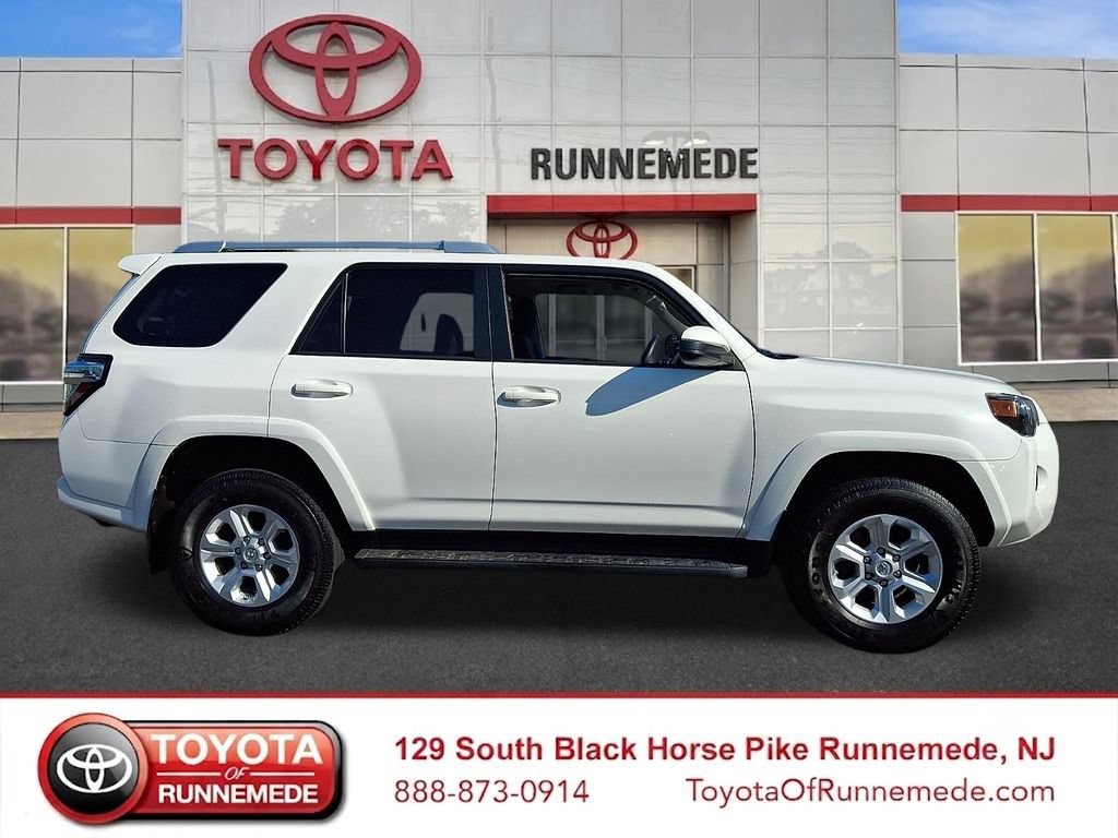Used 2018 Toyota 4Runner SR5 AWD/4WD image 7