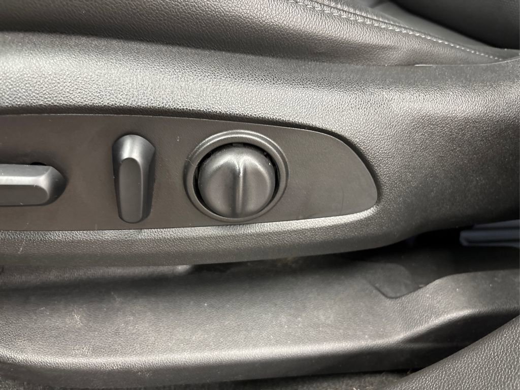 Used 2019 Chevrolet Blazer LT w/ Sun and Wheels Package image 25