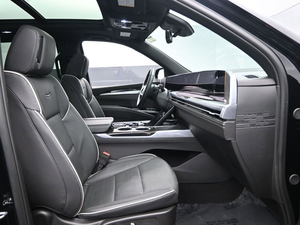 Used 2025 Cadillac Escalade Premium Luxury w/ Touring Package image 37