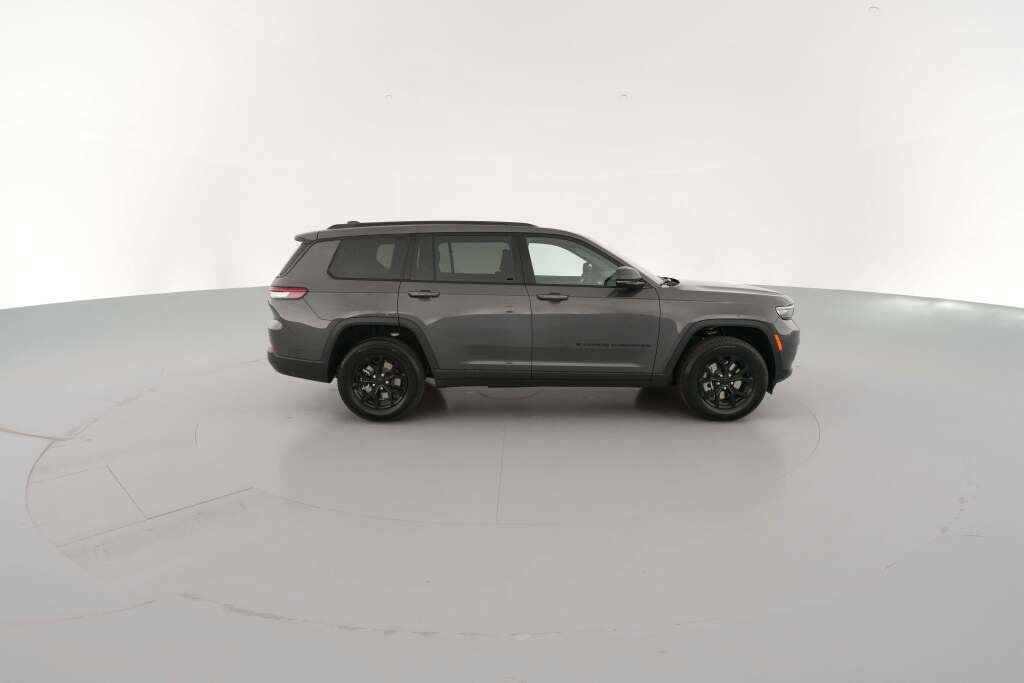 New 2025 Jeep Grand Cherokee L Laredo image 14