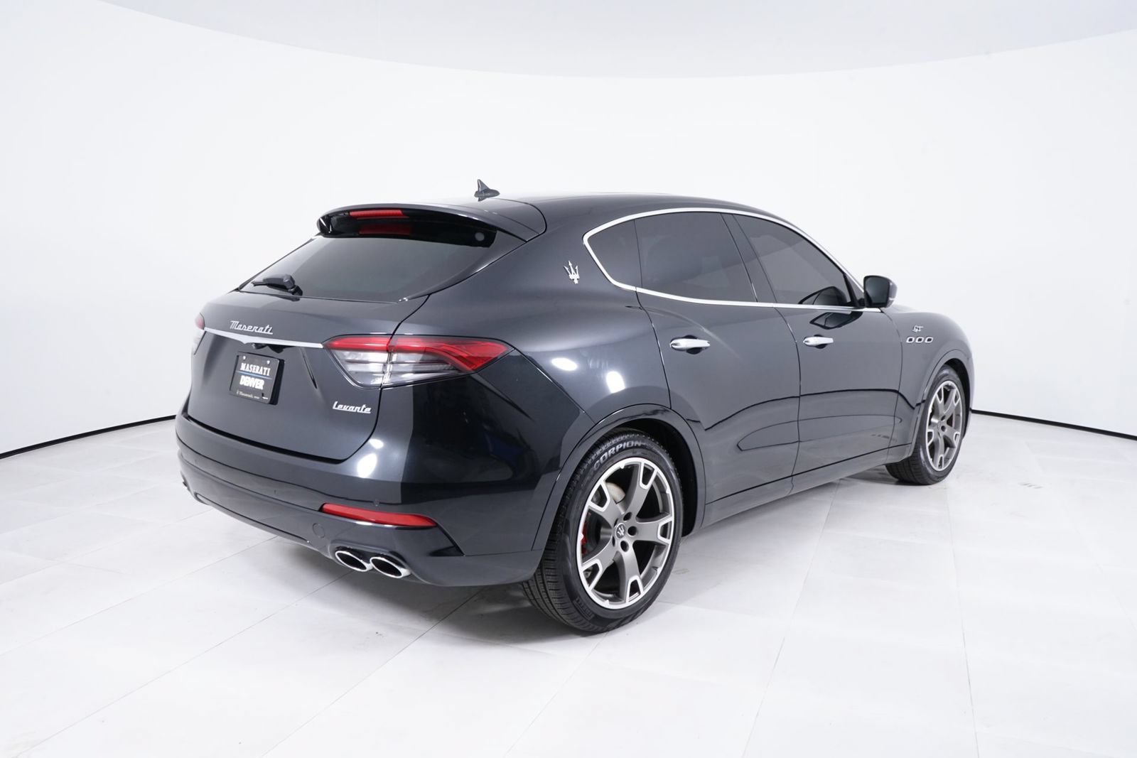 Used 2023 Maserati Levante GT AWD/4WD image 7