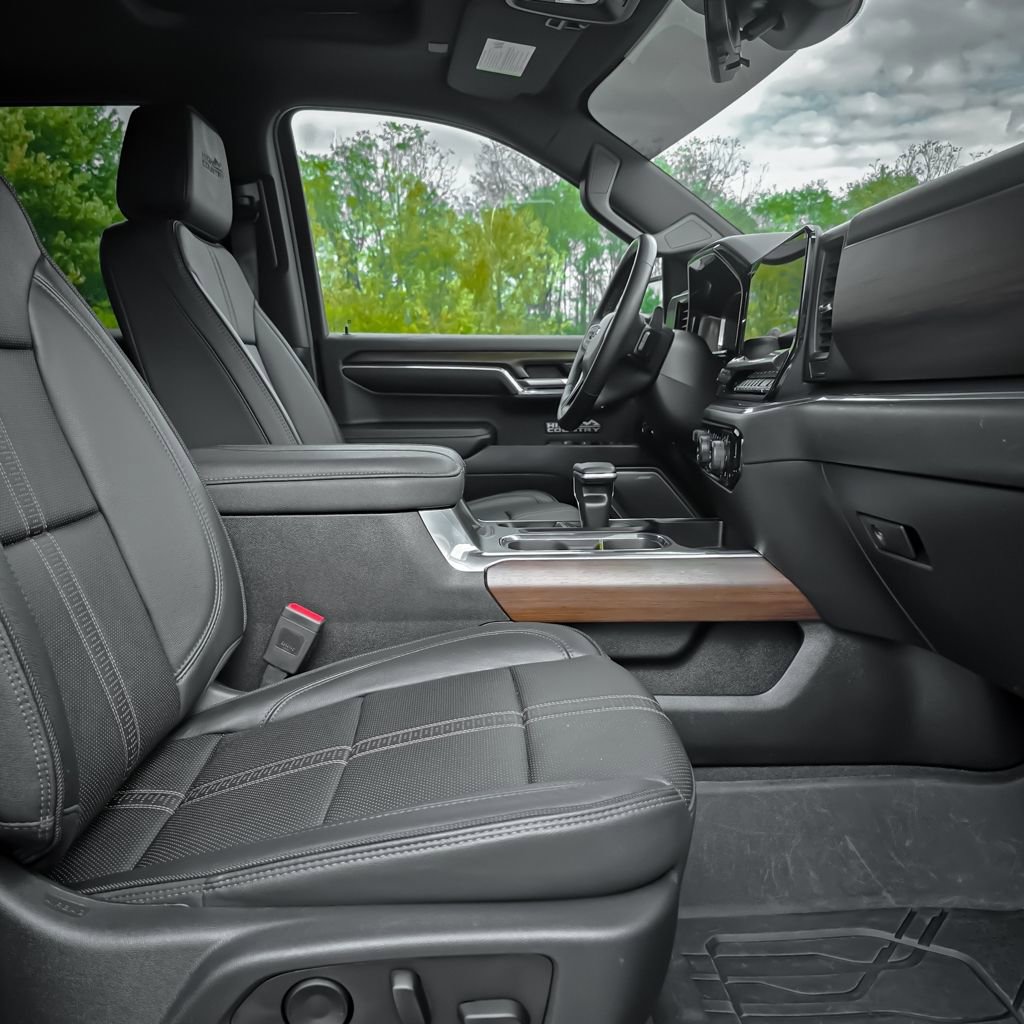Used 2024 Chevrolet Silverado 1500 High Country w/ High Country Premium Package image 33