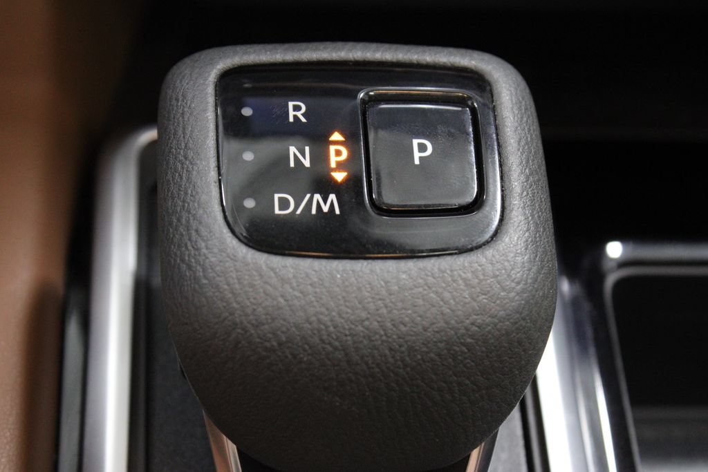 Used 2024 Nissan Pathfinder Platinum w/ Cargo Package AWD/4WD image 35