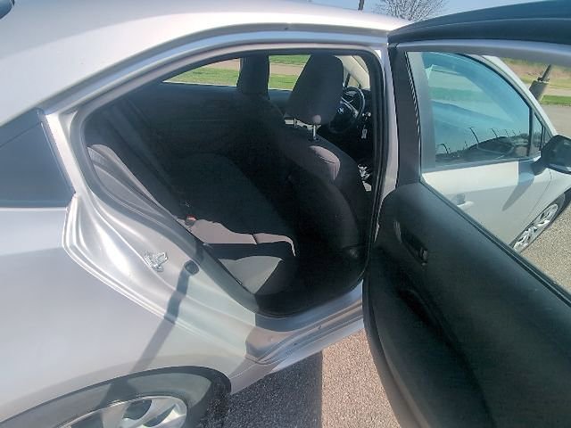 Used 2025 Toyota Corolla LE image 4