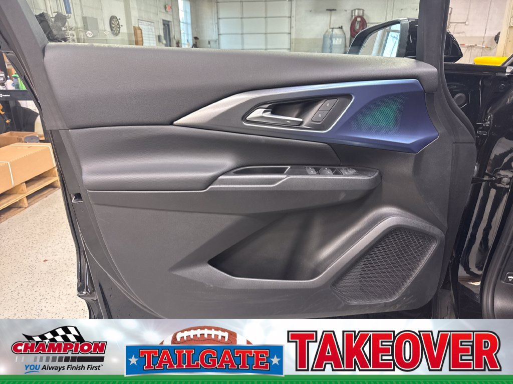 Used 2024 Chevrolet Equinox EV LT AWD/4WD image 13
