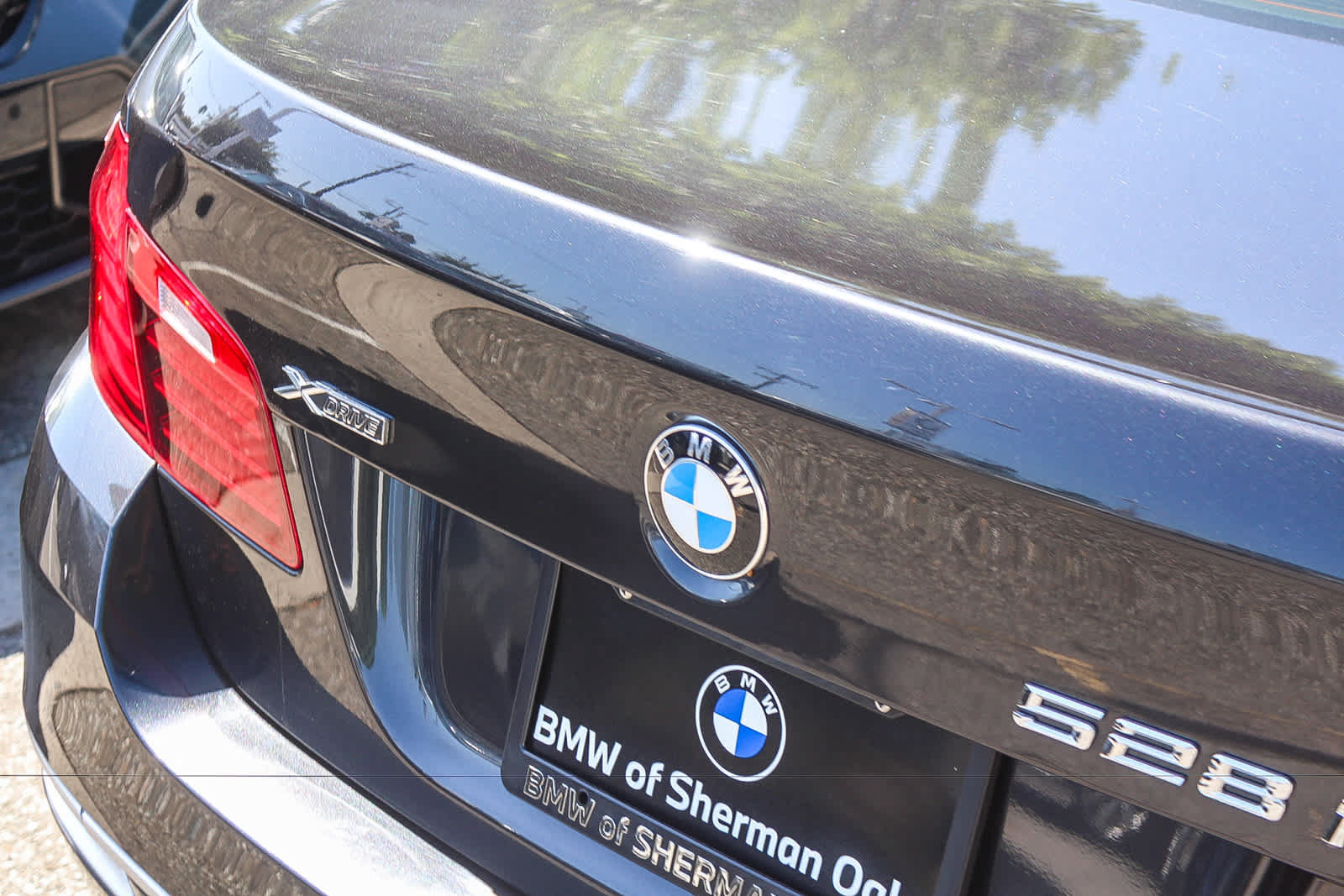 Used 2014 BMW 528i xDrive Sedan AWD/4WD image 8