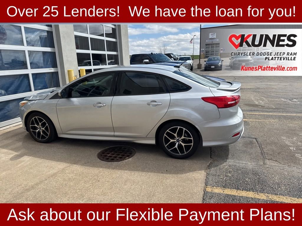 Used 2015 Ford Focus SE w/ SE Sport Package FWD image 16