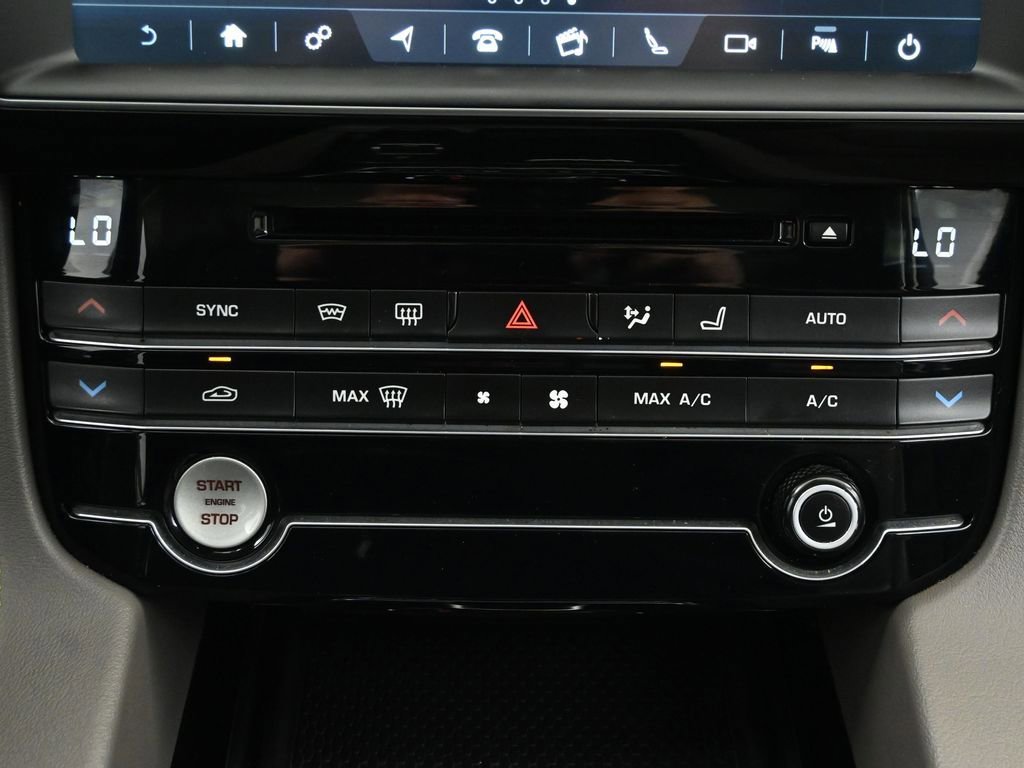 Used 2020 Jaguar F-PACE R-Sport image 34