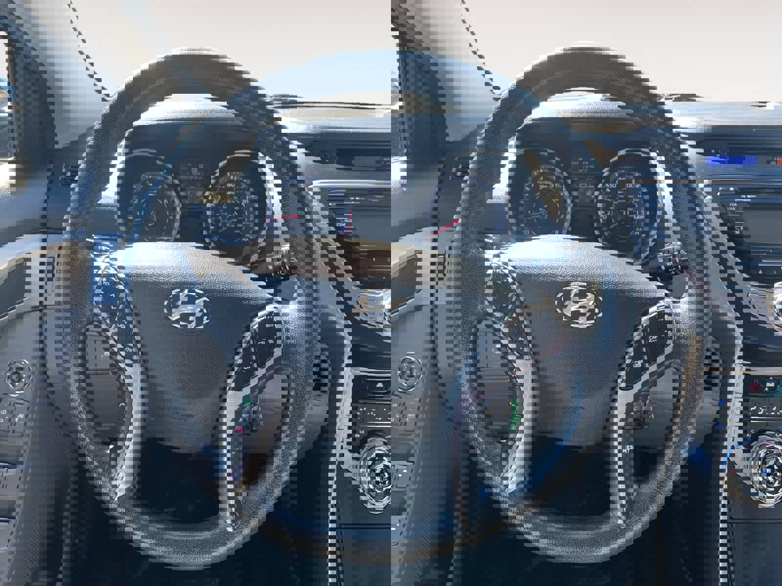 Used 2013 Hyundai Elantra GLS w/ Preferred Pkg image 12