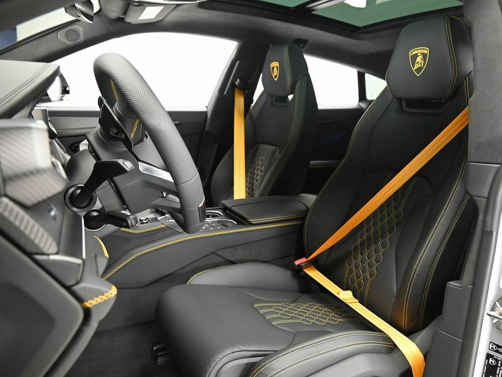 Used 2025 Lamborghini Urus SE AWD/4WD image 14