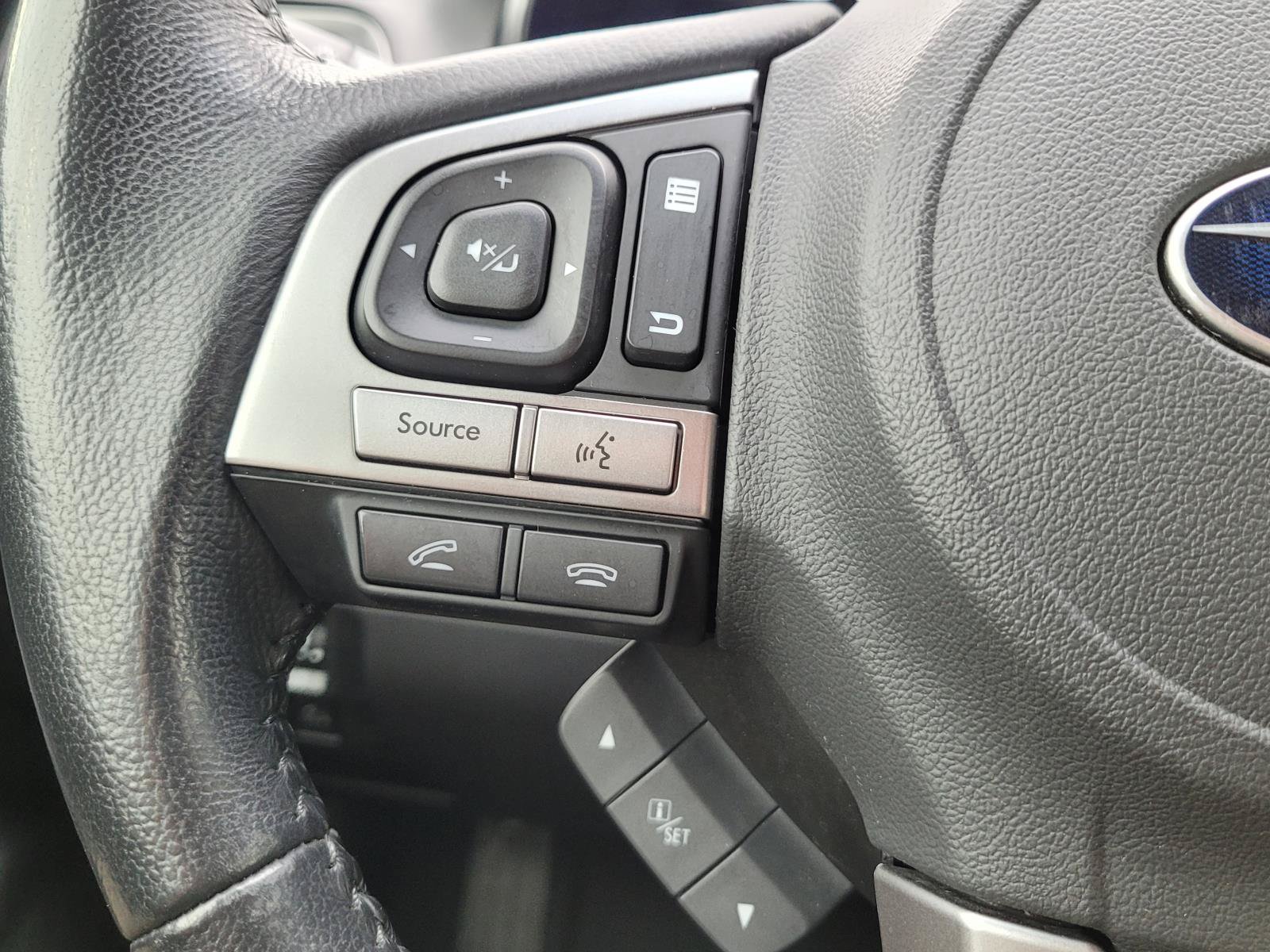 Used 2016 Subaru Outback 2.5i Limited AWD/4WD image 9