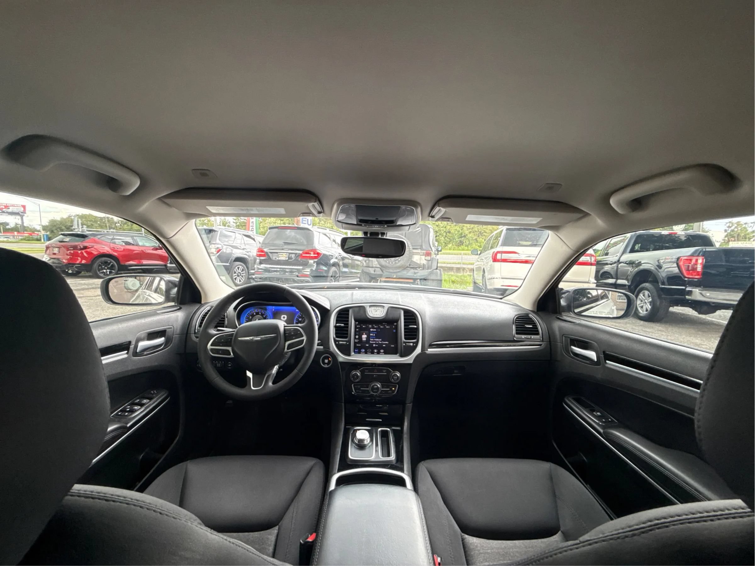 Used 2023 Chrysler 300 Touring w/ Sport Appearance Package RWD image 29