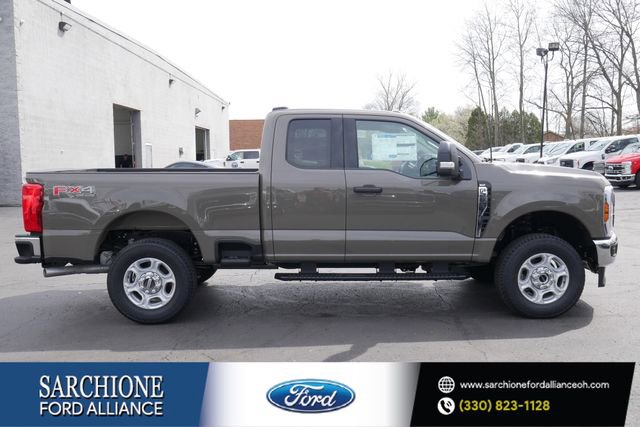 New 2026 Ford F250 XLT w/ FX4 Off-Road Package