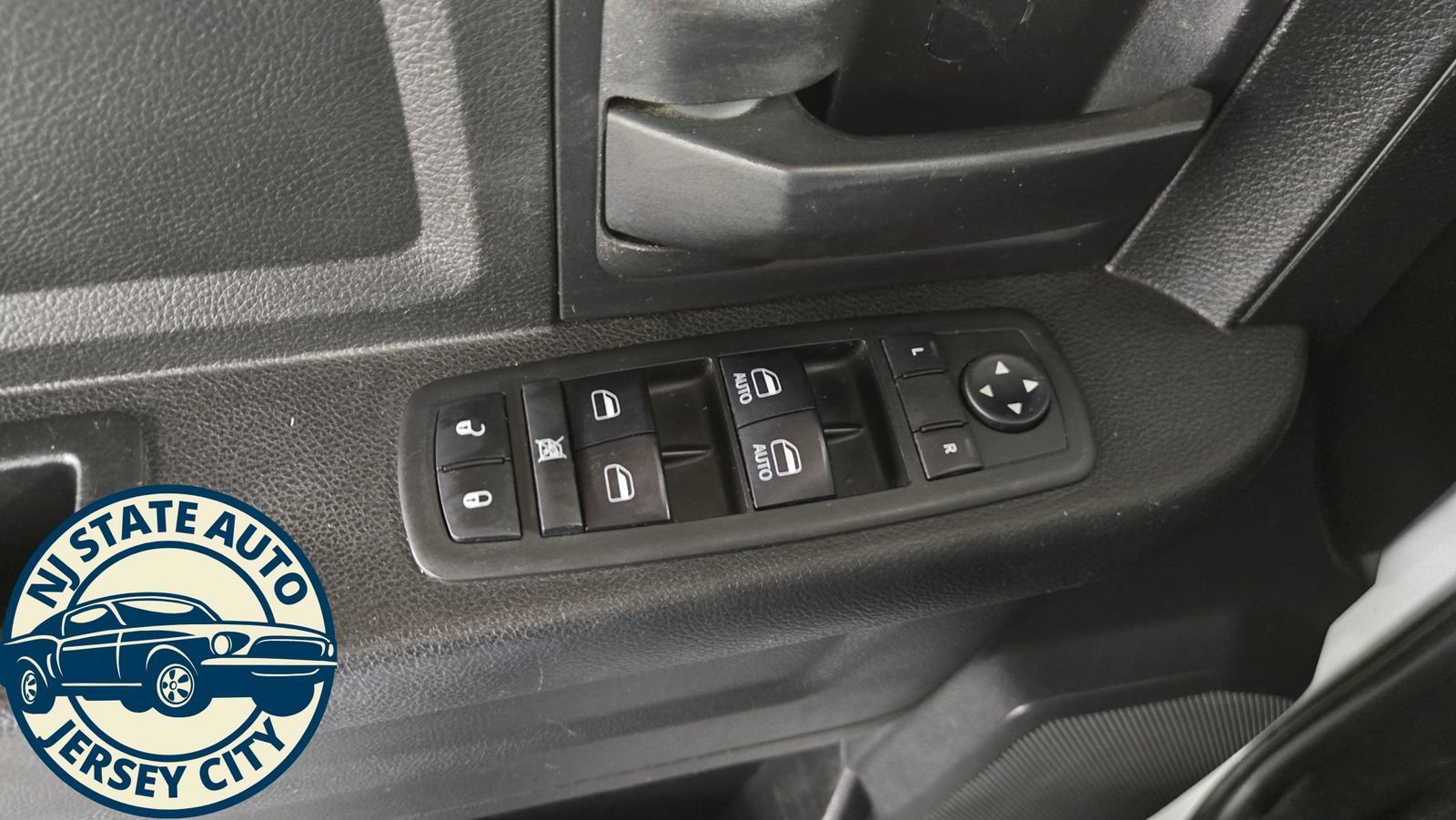 Used 2018 RAM 2500 Tradesman w/ Chrome Appearance Group image 21