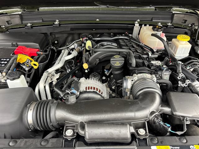 Used 2023 Jeep Gladiator Sport AWD/4WD image 30