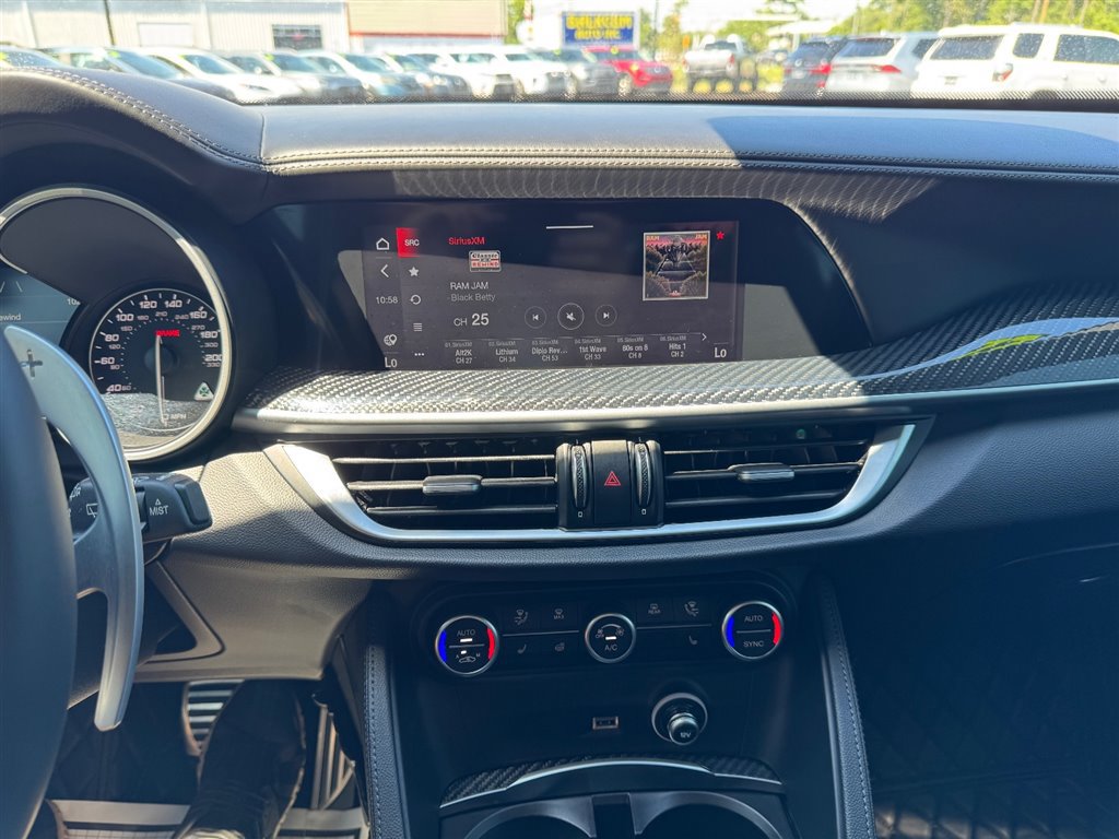 Used 2022 Alfa Romeo Stelvio Quadrifoglio AWD/4WD image 15