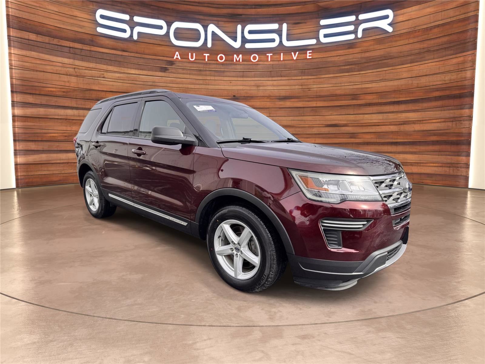 Used 2018 Ford Explorer XLT image 5