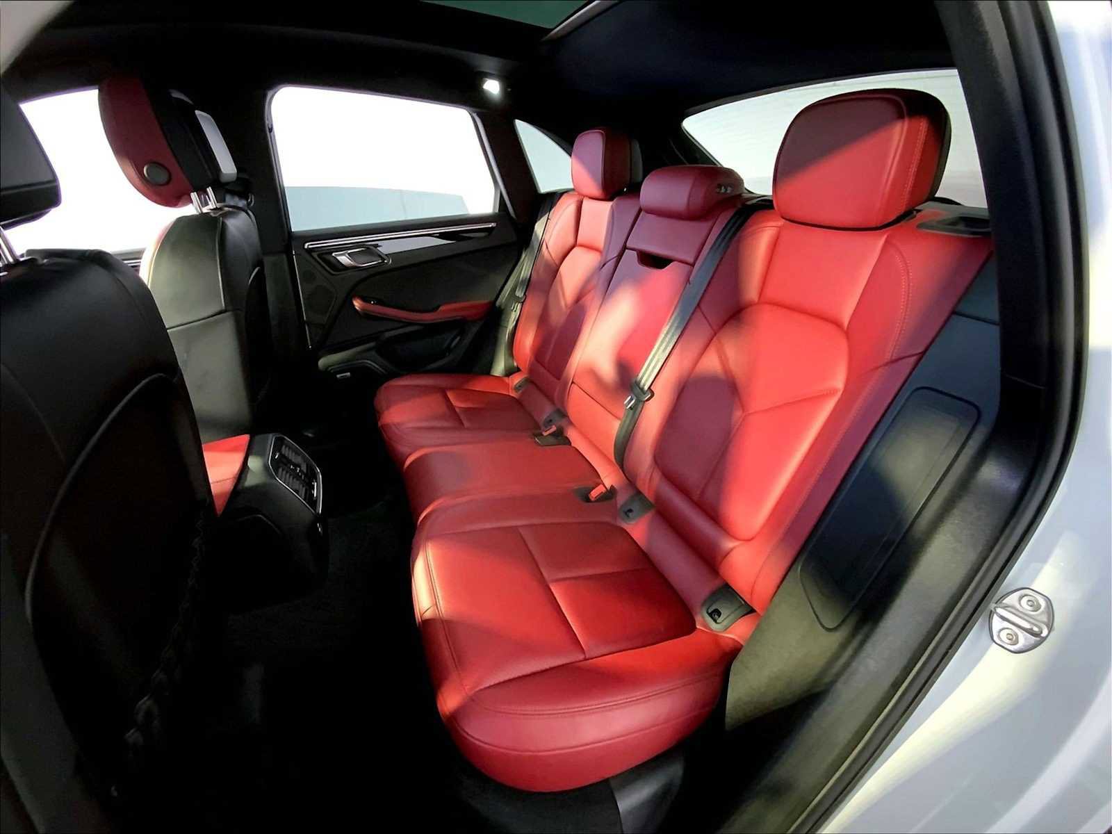 Certified 2023 Porsche Macan Turbo image 24