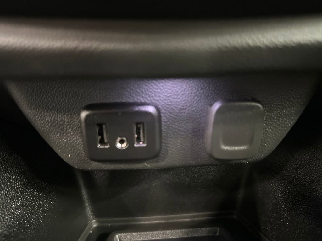 Used 2023 Chevrolet Traverse LT w/ Midnight/Sport Edition image 32