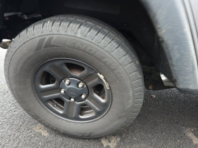 Used 2016 Jeep Wrangler Unlimited Sport w/ Connectivity Group image 6