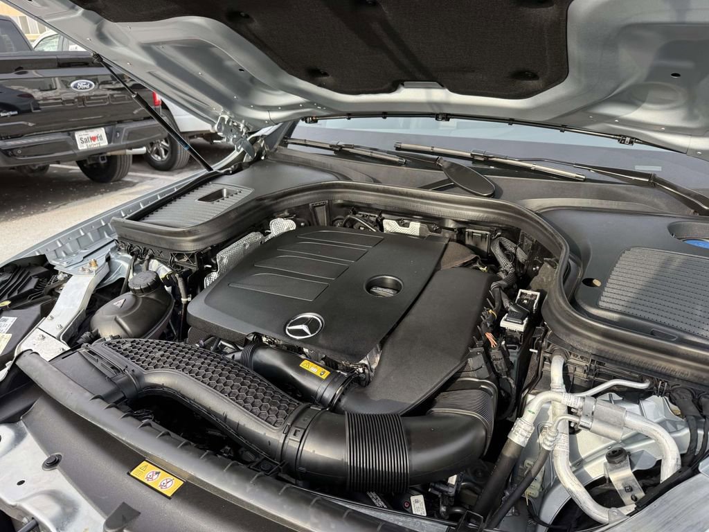 Used 2021 Mercedes-Benz GLC 300 4MATIC w/ Premium Package image 14