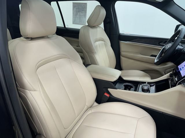 Used 2025 Jeep Grand Cherokee L Limited image 28