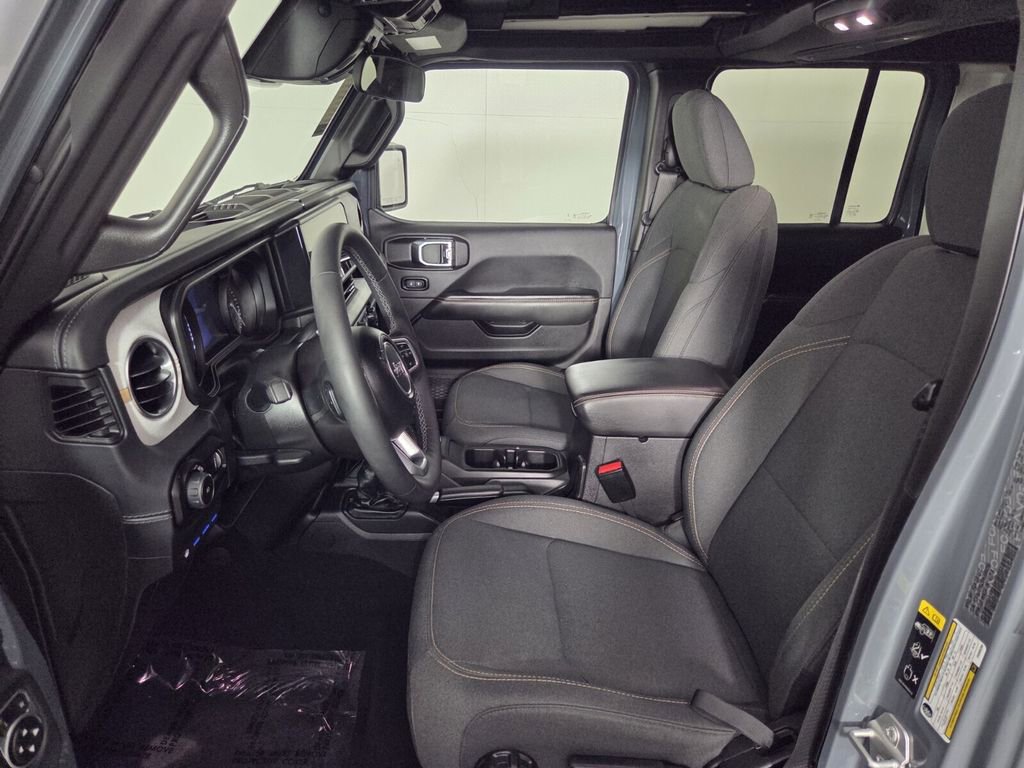 Certified 2025 Jeep Wrangler Sahara w/ Safety Group image 11