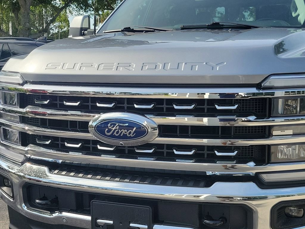 Used 2023 Ford F350 Lariat w/ Lariat Ultimate Package AWD/4WD image 9