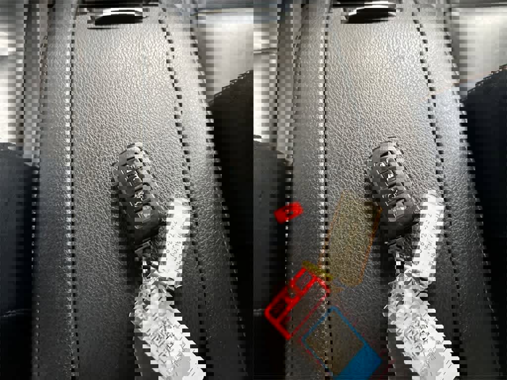 Used 2019 Toyota Highlander XLE image 38