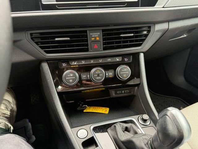 Used 2021 Volkswagen Jetta R-Line w/ R-Line Cold Weather Package FWD image 18